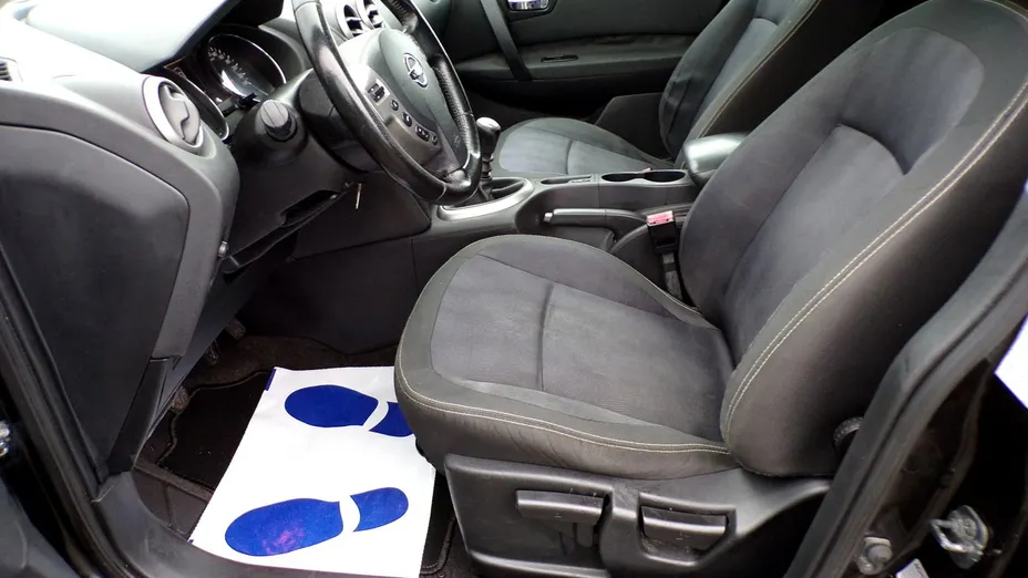 NISSAN Qashqai -