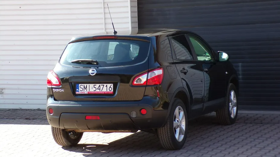 NISSAN Qashqai -