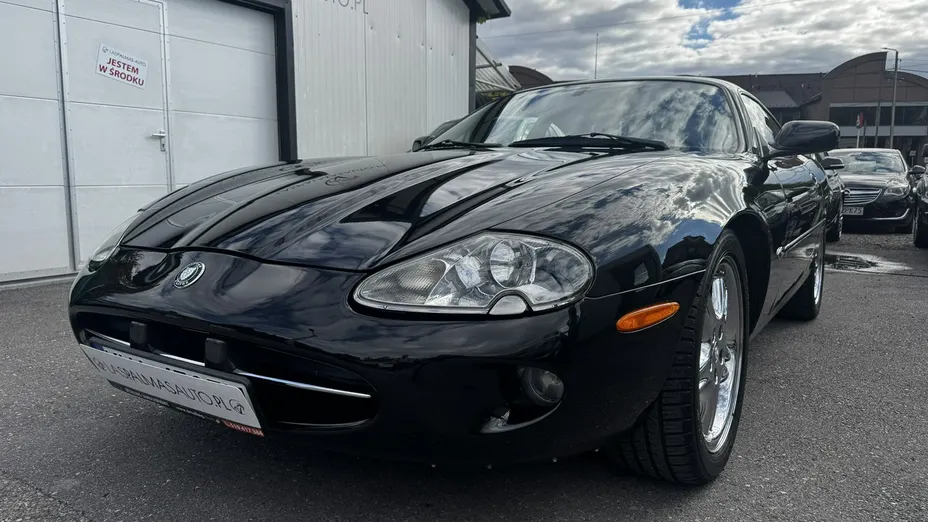 JAGUAR XK8 -