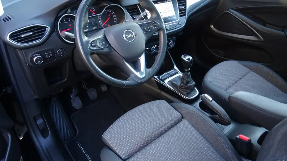 OPEL Crossland X -