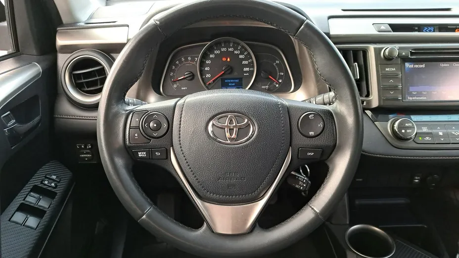 TOYOTA RAV4 -
