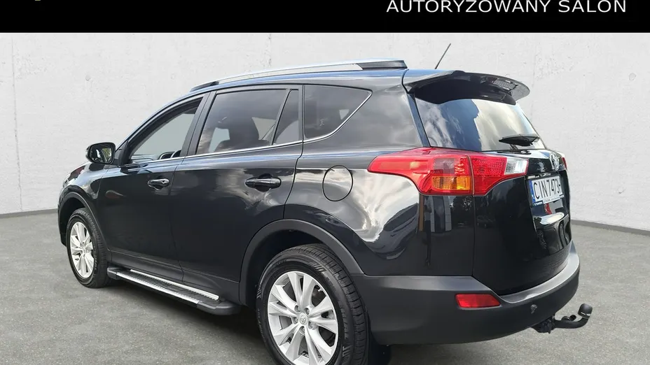 TOYOTA RAV4 -