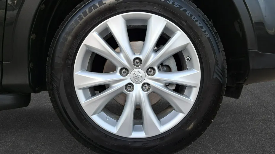 TOYOTA RAV4 -