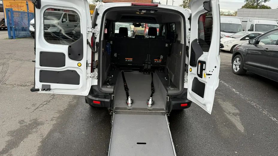 FORD Tourneo Connect -