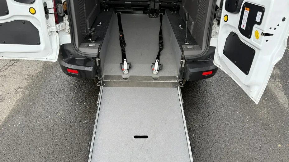 FORD Tourneo Connect -