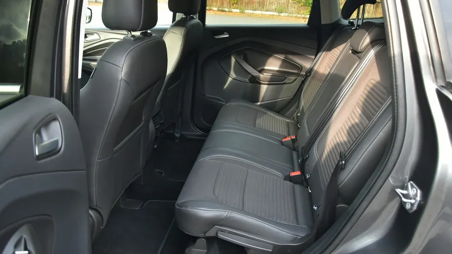 FORD Kuga -