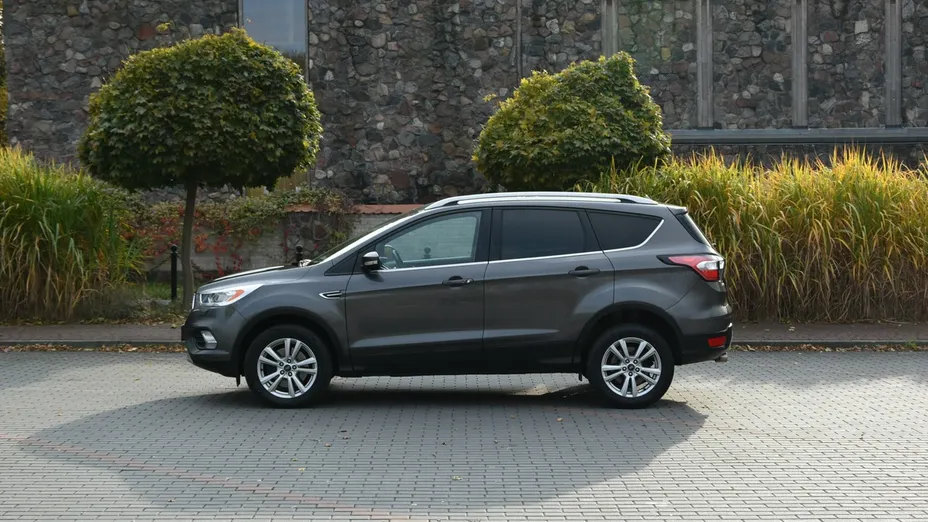FORD Kuga -