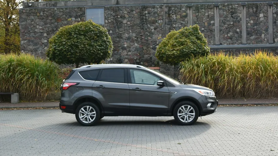 FORD Kuga -