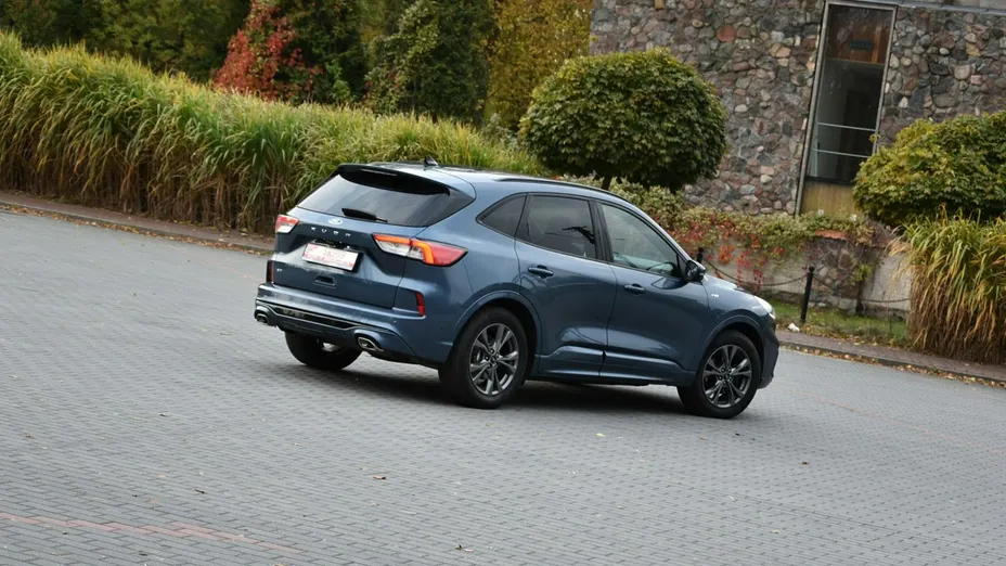 FORD Kuga -