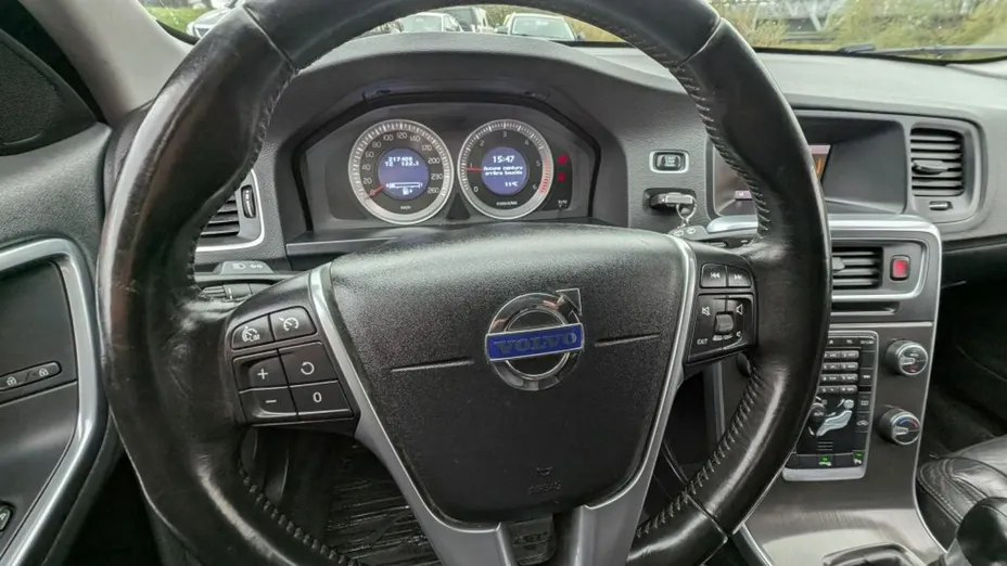 VOLVO V60 -