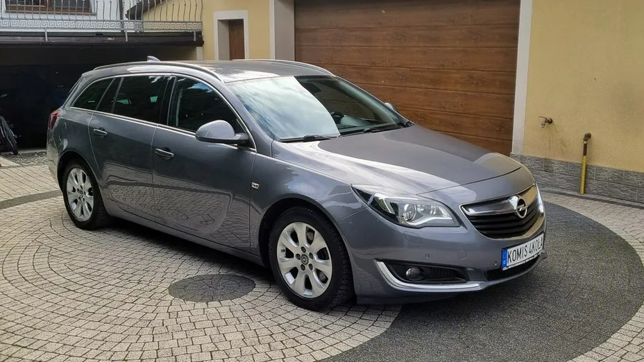 OPEL Insignia -