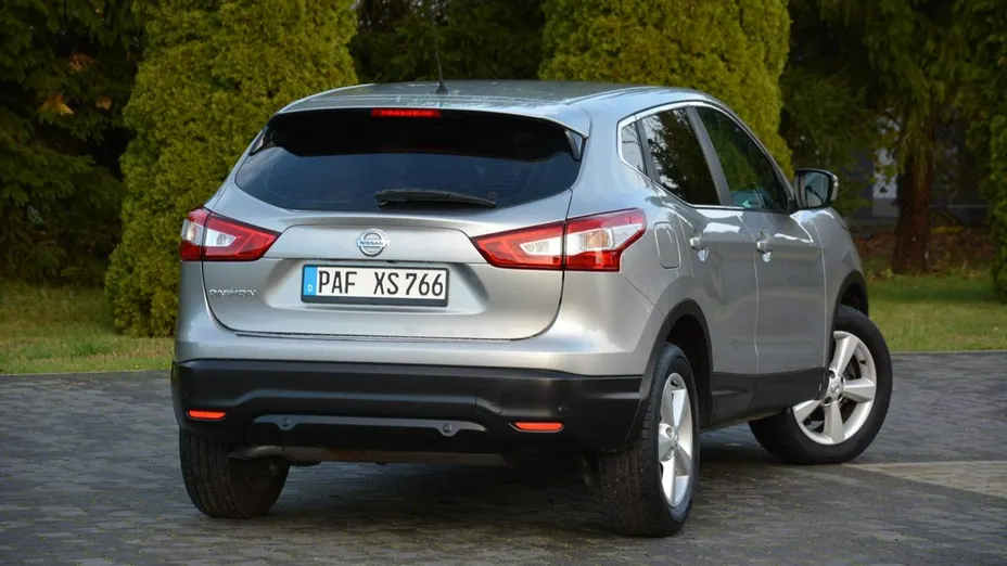NISSAN Qashqai -