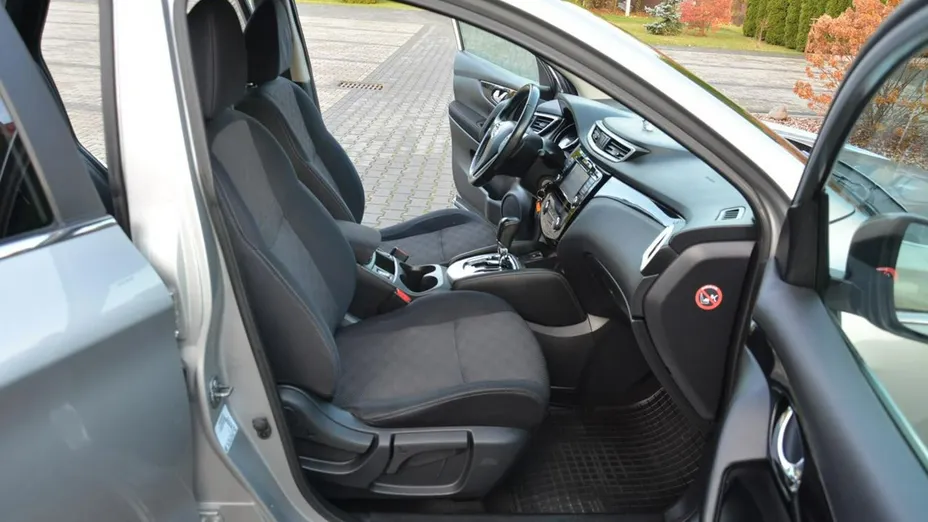 NISSAN Qashqai -