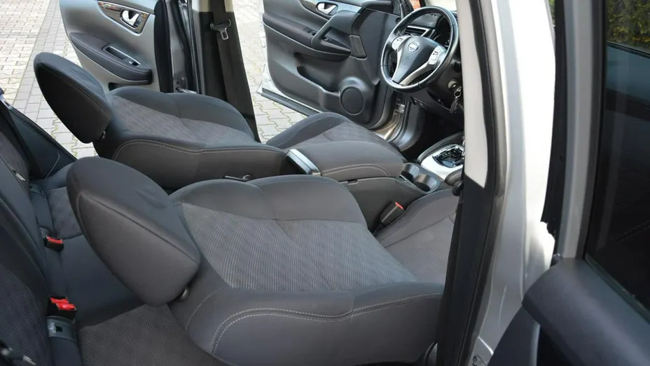 NISSAN Qashqai -