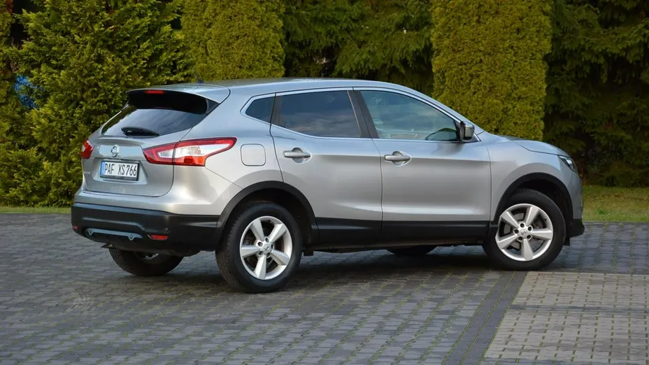 NISSAN Qashqai -