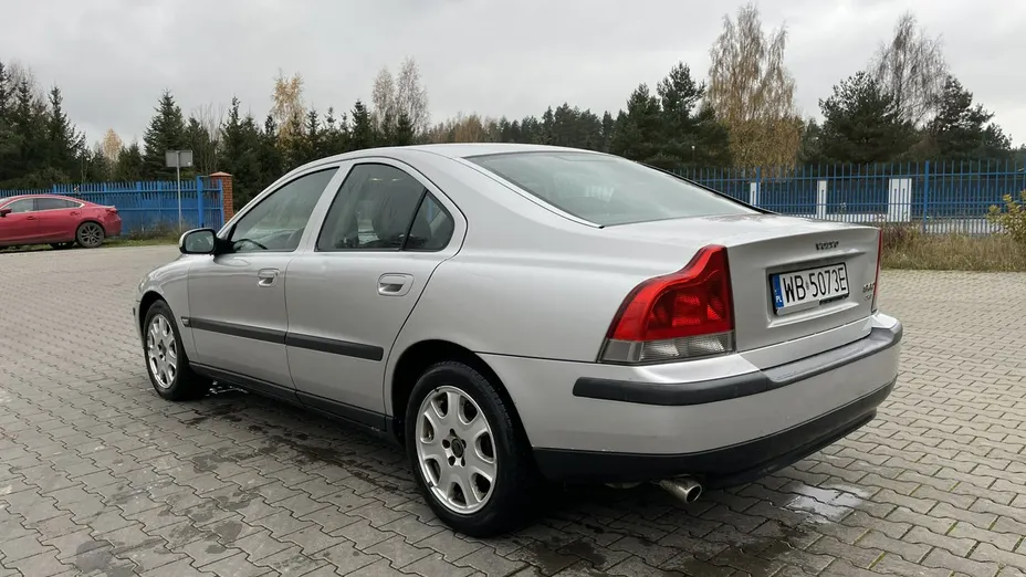 VOLVO S60 -