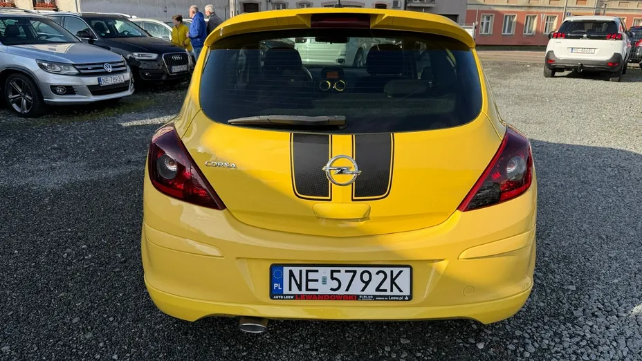 OPEL Corsa -