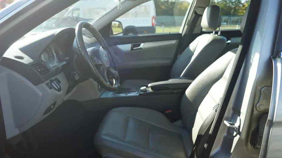 MERCEDES-BENZ C Klasa -