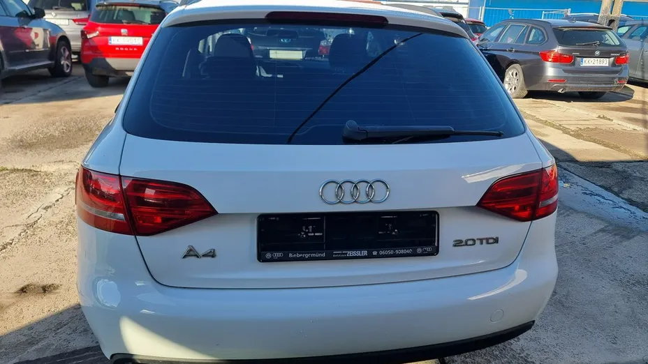 AUDI A4 -