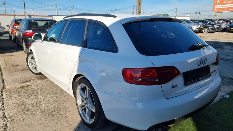 AUDI A4 -