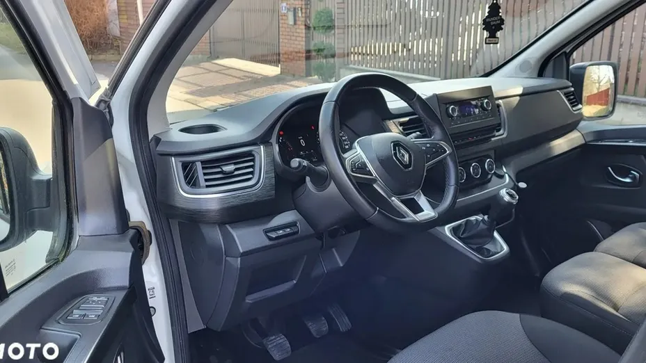 RENAULT Trafic -