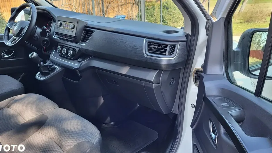 RENAULT Trafic -
