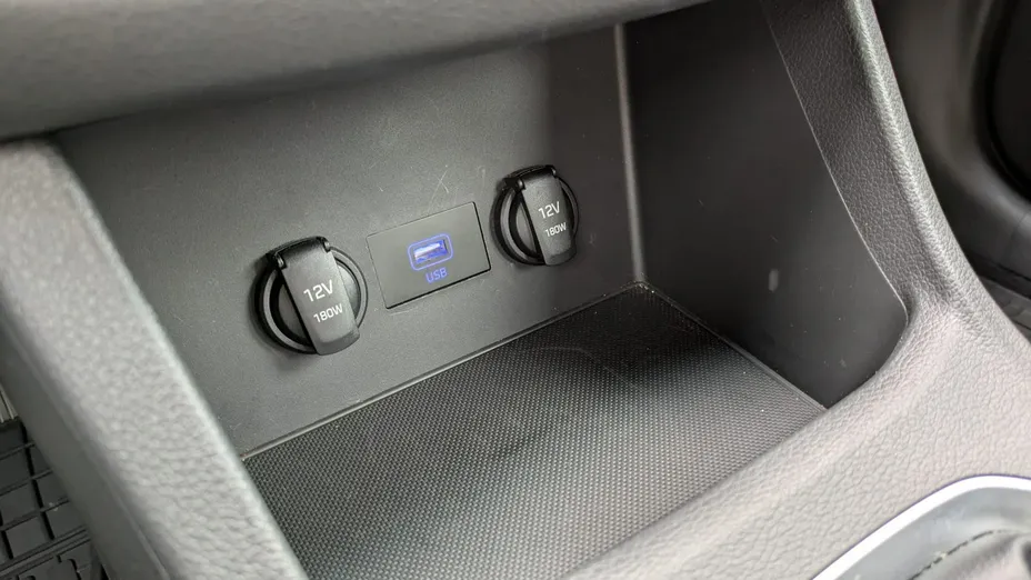 HYUNDAI i30 -