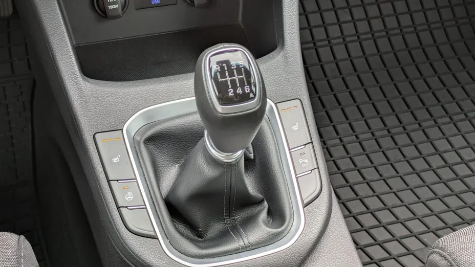 HYUNDAI i30 -