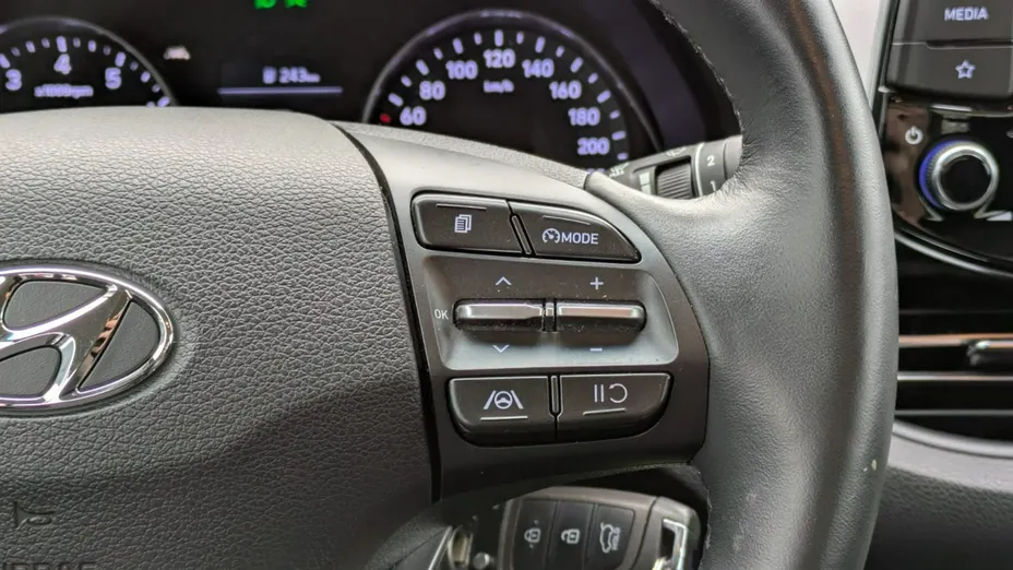 HYUNDAI i30 -