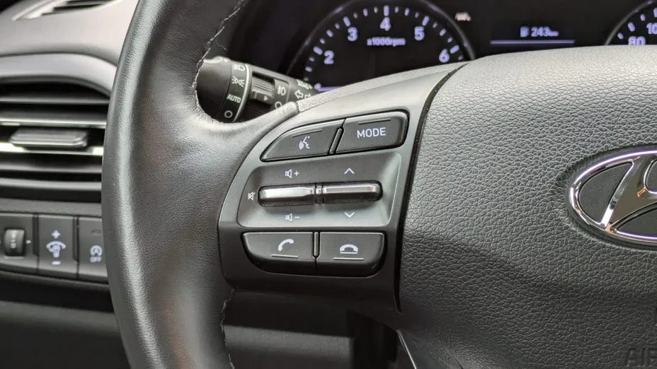 HYUNDAI i30 -