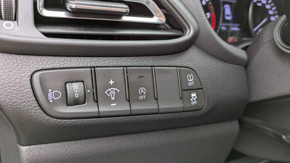 HYUNDAI i30 -