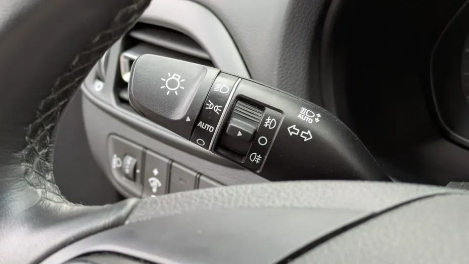 HYUNDAI i30 -