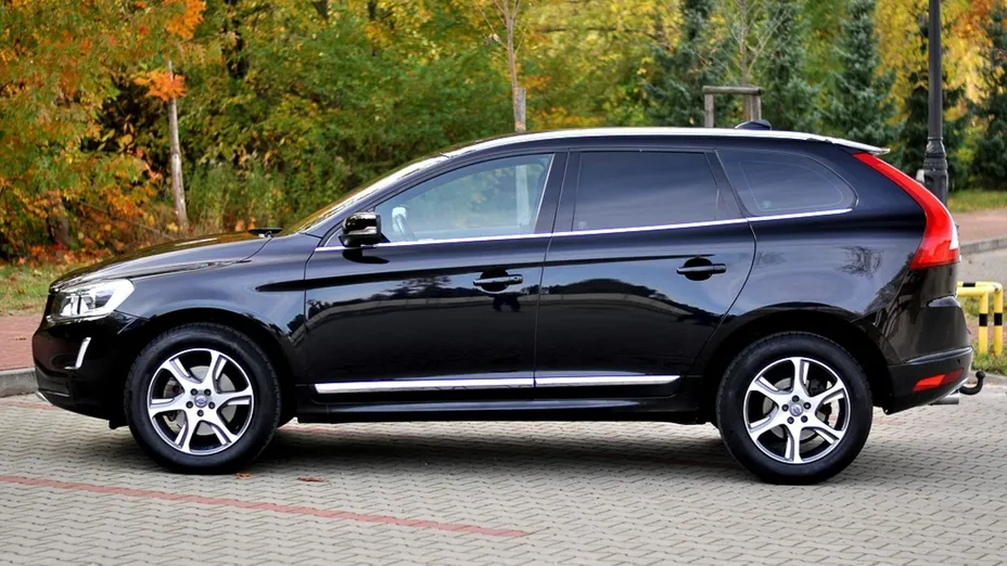 VOLVO XC60 -