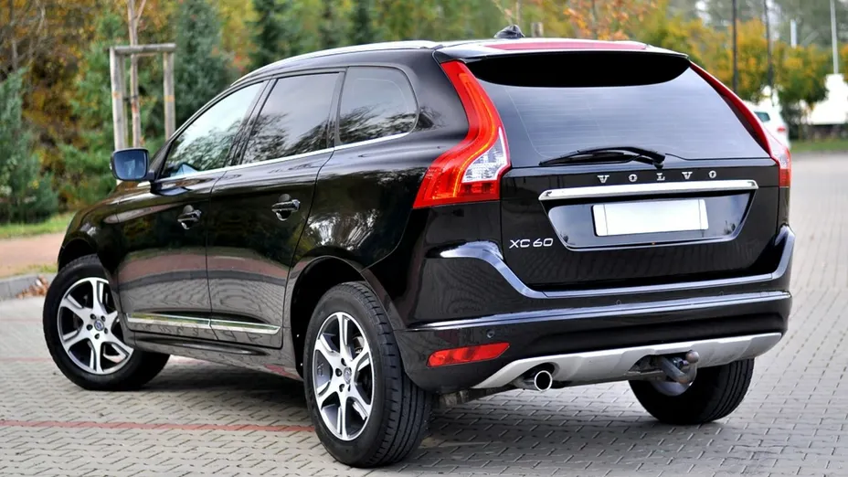 VOLVO XC60 -