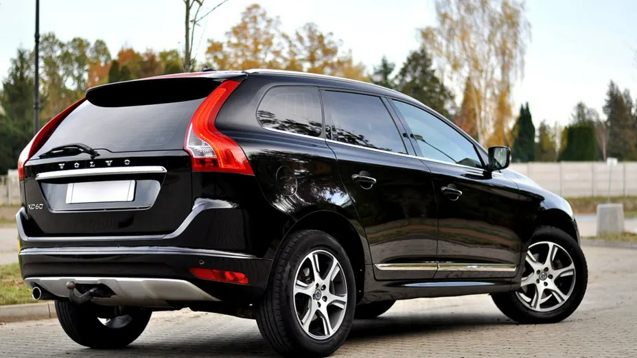 VOLVO XC60 -