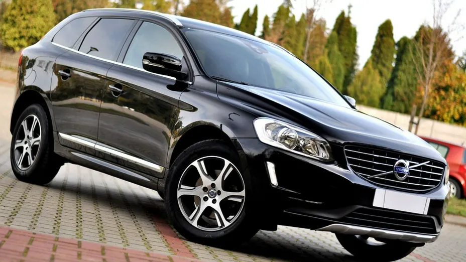 VOLVO XC60 -