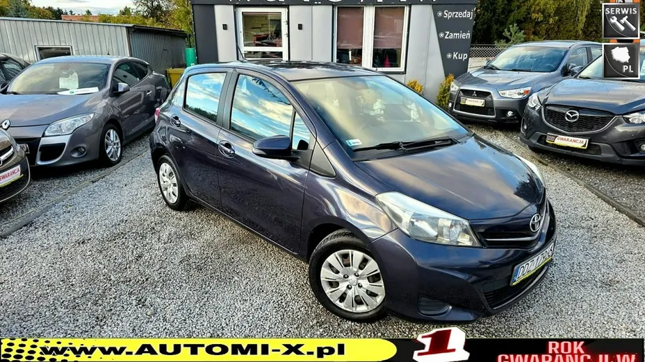 TOYOTA Yaris -