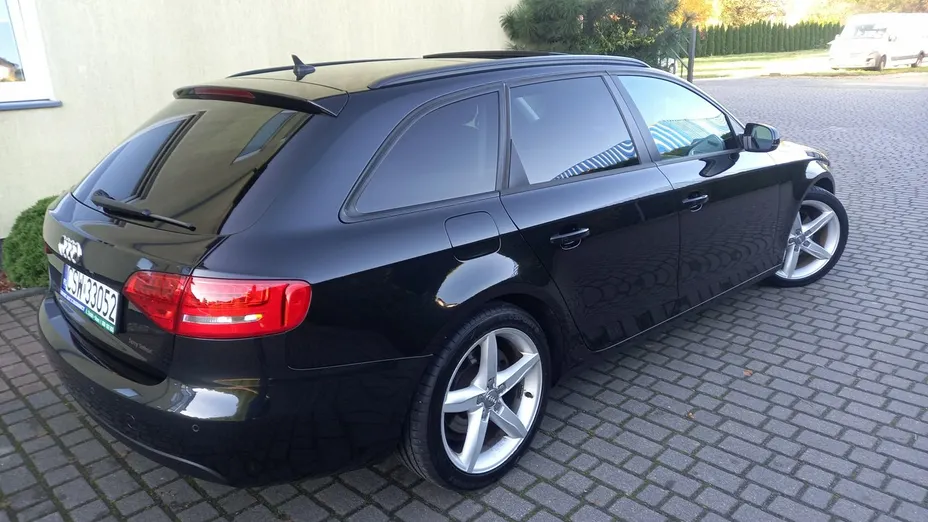 AUDI A4 -