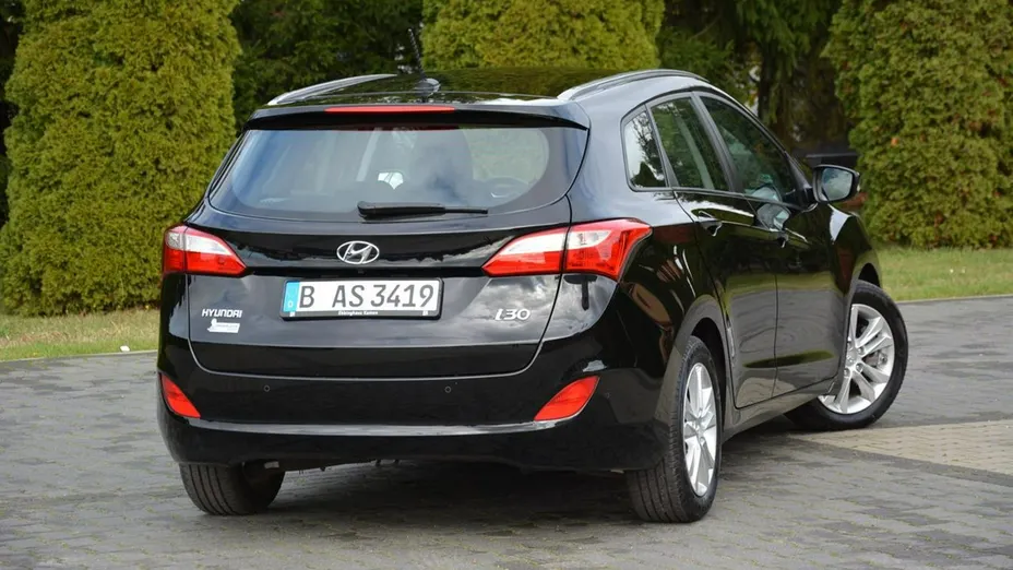 HYUNDAI i30 -