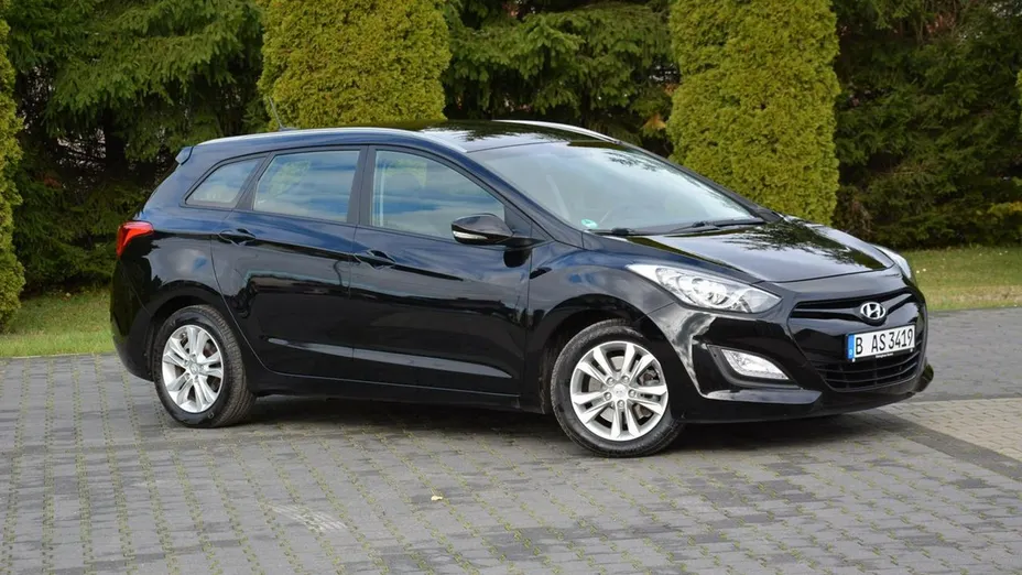 HYUNDAI i30 -