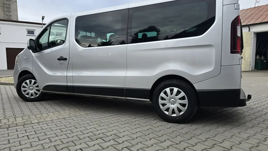RENAULT Trafic -