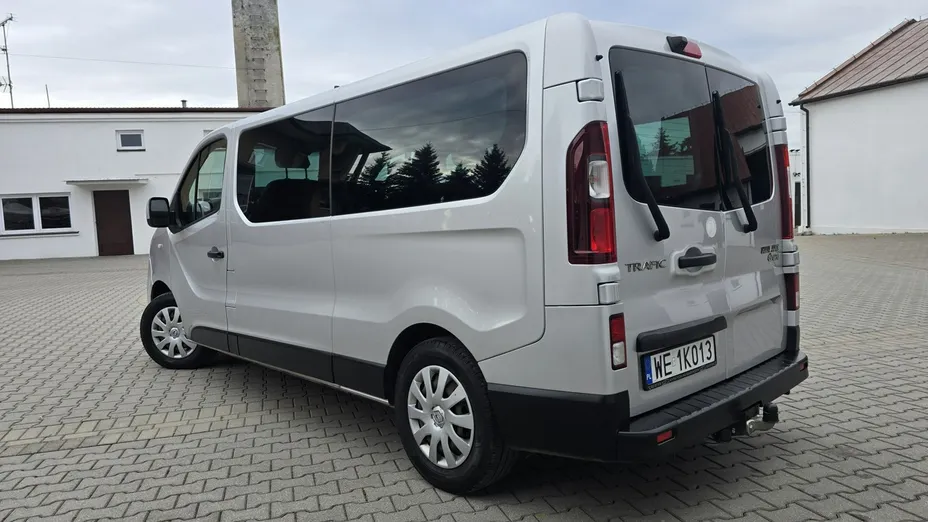 RENAULT Trafic -