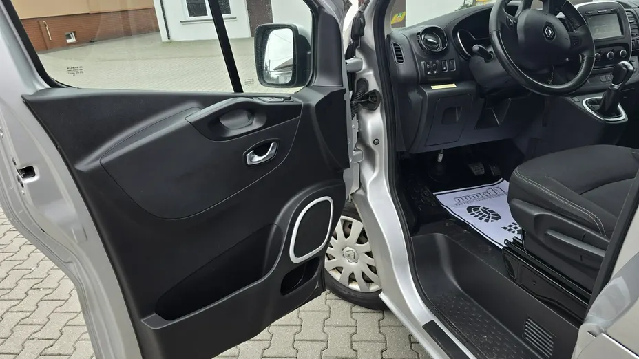 RENAULT Trafic -