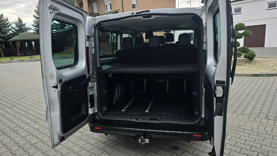RENAULT Trafic -