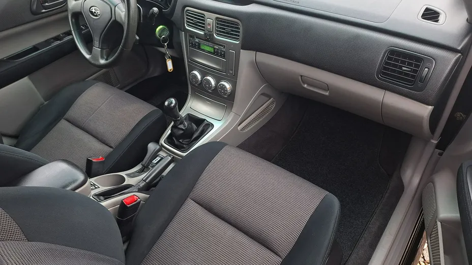 SUBARU Forester -