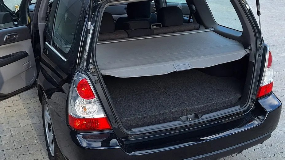 SUBARU Forester -