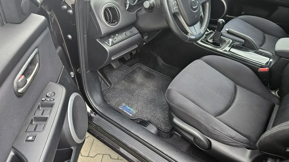 MAZDA 6 -
