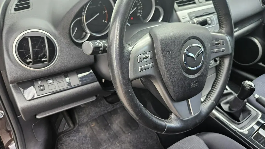 MAZDA 6 -
