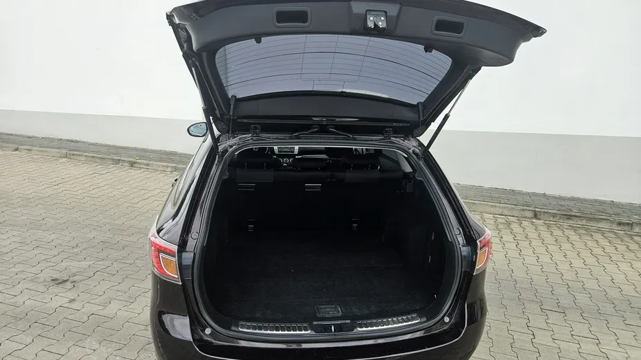 MAZDA 6 -