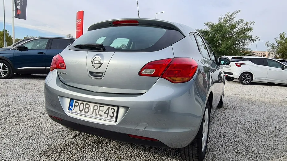OPEL Astra -